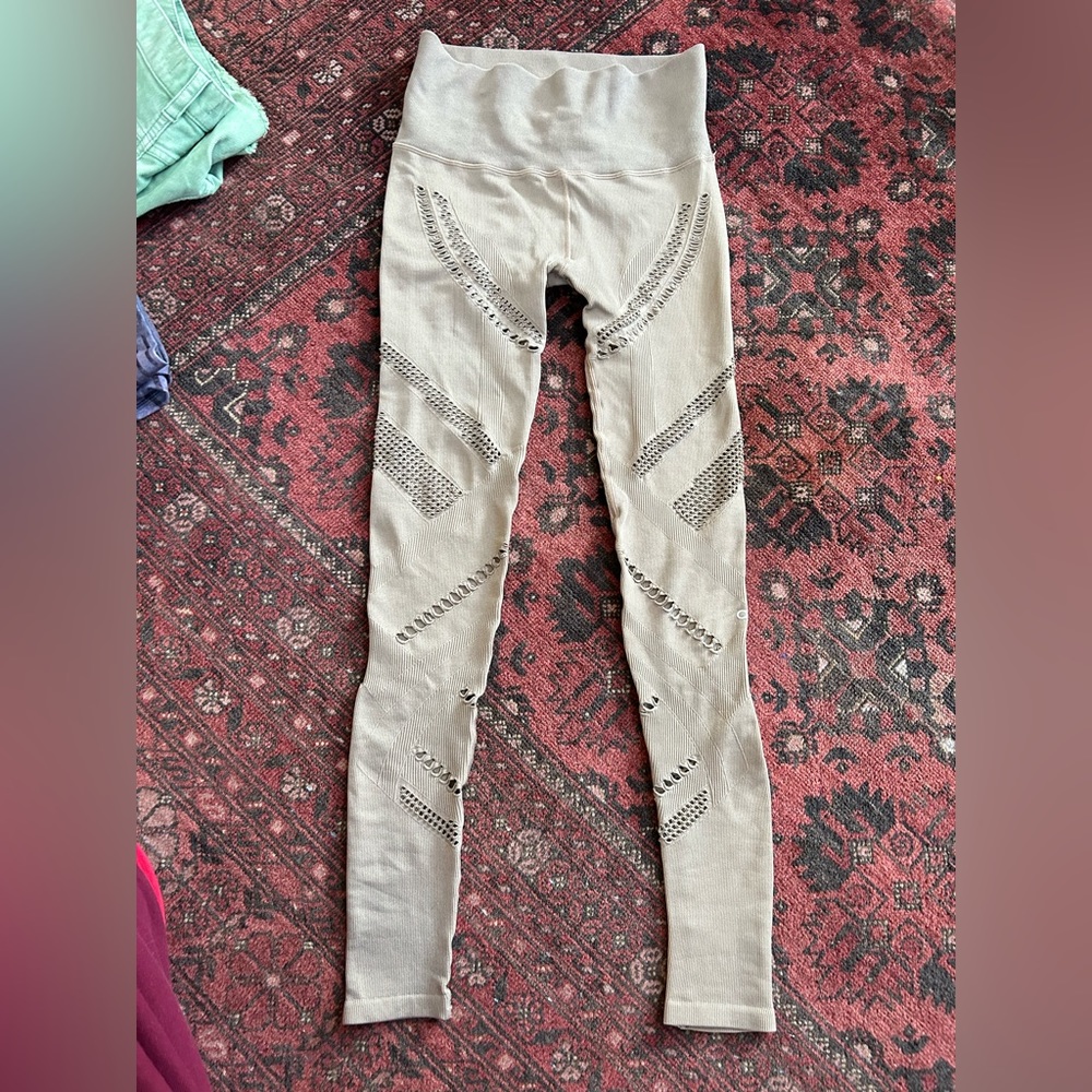 ALO leggings